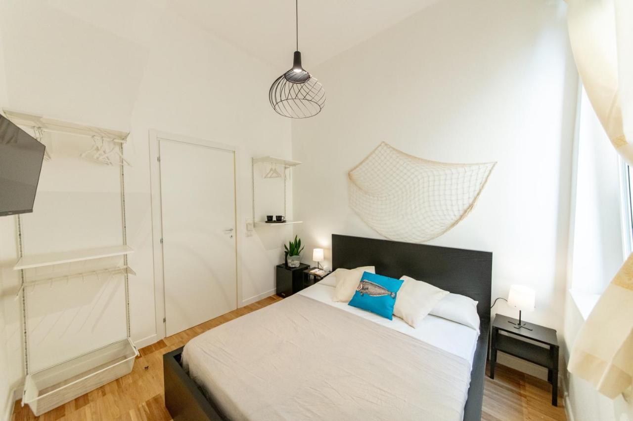Lele'S Rooms Кальярі Екстер'єр фото