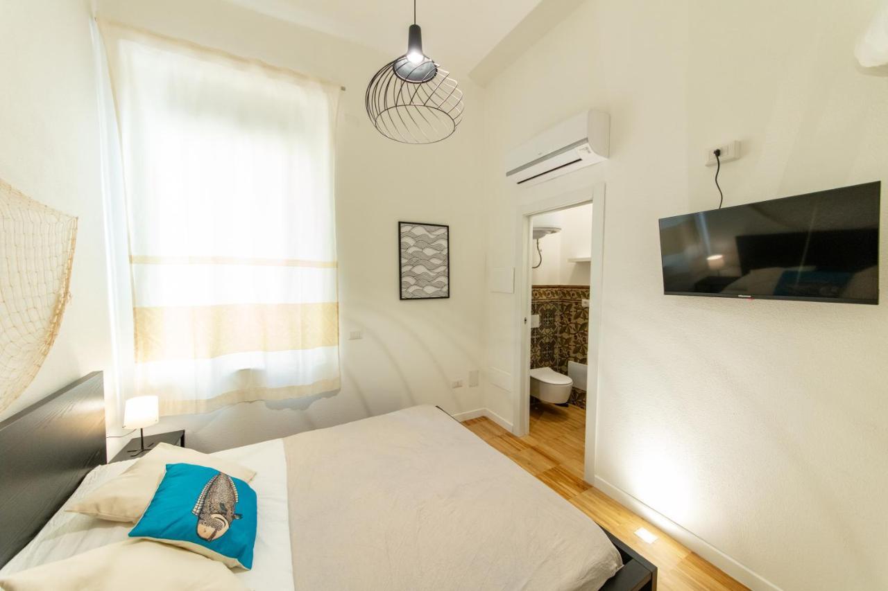 Lele'S Rooms Кальярі Екстер'єр фото