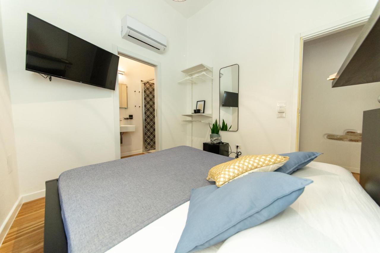 Lele'S Rooms Кальярі Екстер'єр фото
